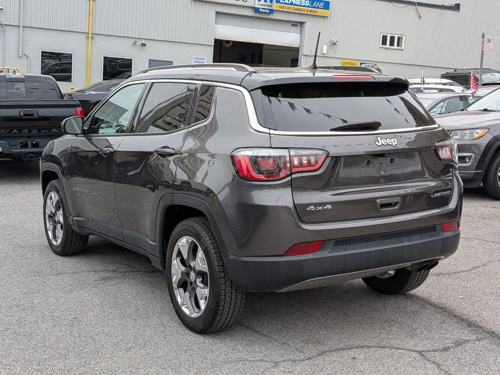 Used 2019 Gray Jeep Limited image 8