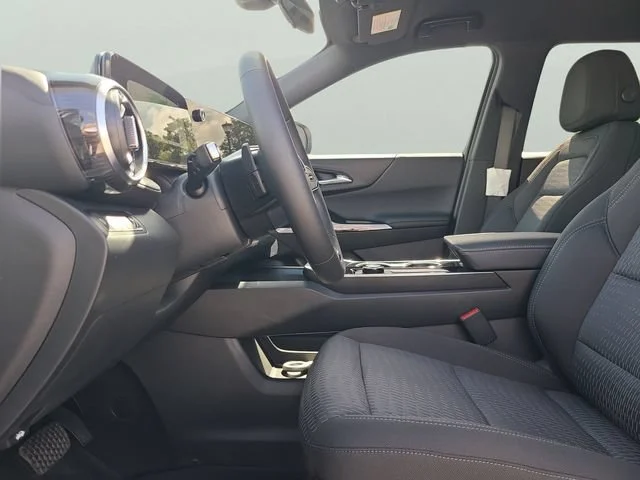 New 2027 Summit White Chevrolet LT image 20