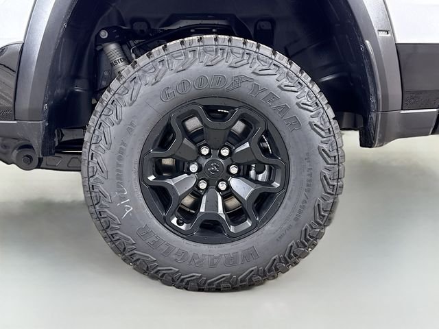 New 2026 Silver Zynith Exterior Paint RAM RHO image 29