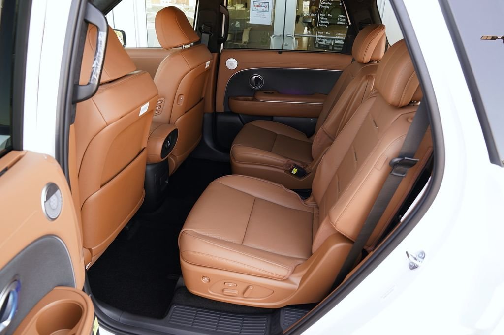 New 2026 Creamy White Pearl Hyundai Calligraphy image 50