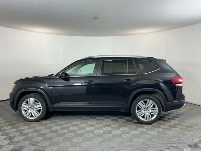 Used 2019 Black Volkswagen 3.6L V6 SE image 4