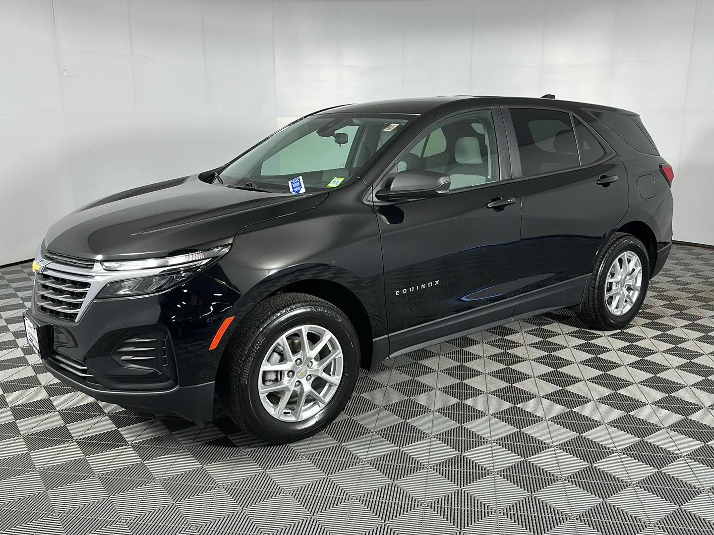 Used 2024 Mosaic Black Metallic Chevrolet  image 13