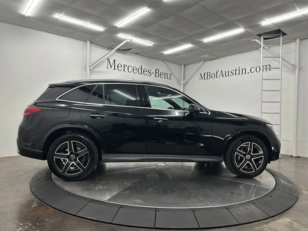 New 2026 Black Mercedes-Benz GLC 300 image 8