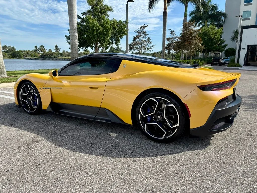 Used 2022 Giallo Genio Maserati  image 9