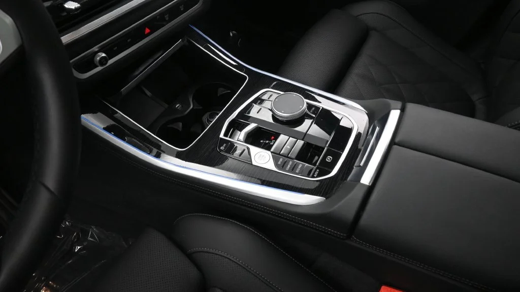 Used 2026 Skyscraper Grey Metallic BMW sDrive40i image 23