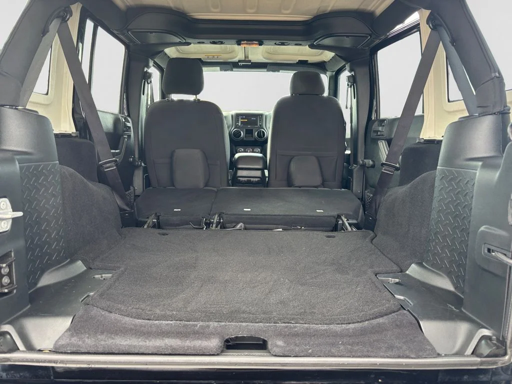 Used 2018 Black Jeep Unlimited Sport image 34