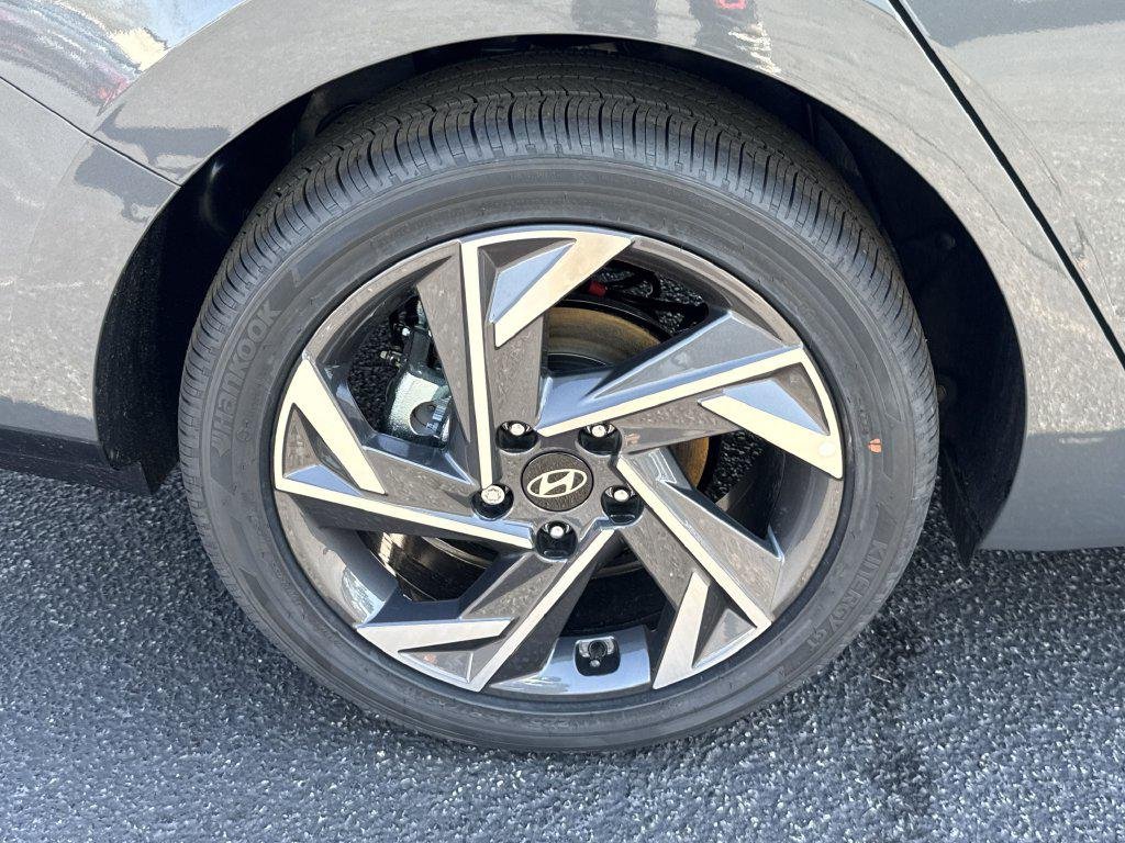 New 2025 Gray Hyundai SEL Convenience image 17