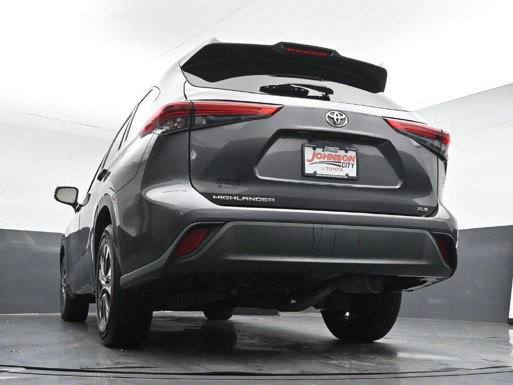 Used 2022 Gray Toyota XLE image 36