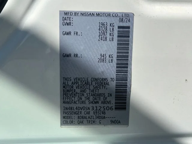 Used 2025 White Nissan 2.5 SV image 41