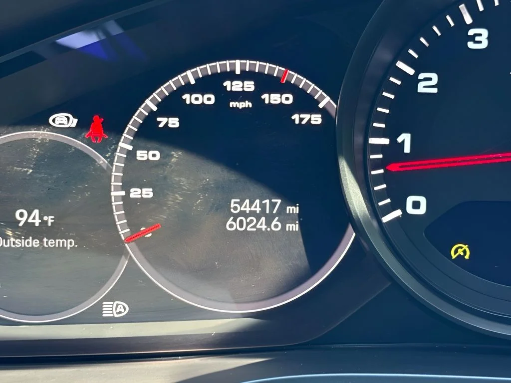 Used 2022  Porsche Base image 26