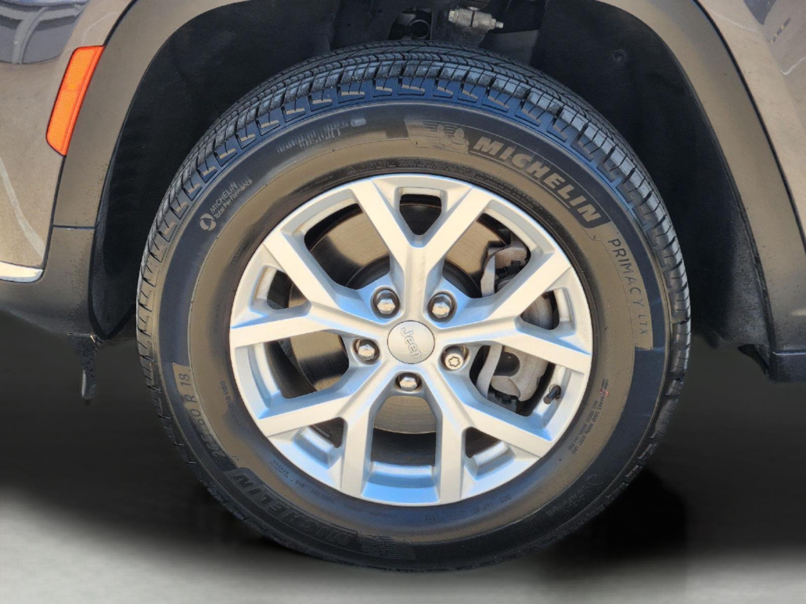 Used 2023 Baltic Gray Metallic Clearcoat Jeep Limited image 9