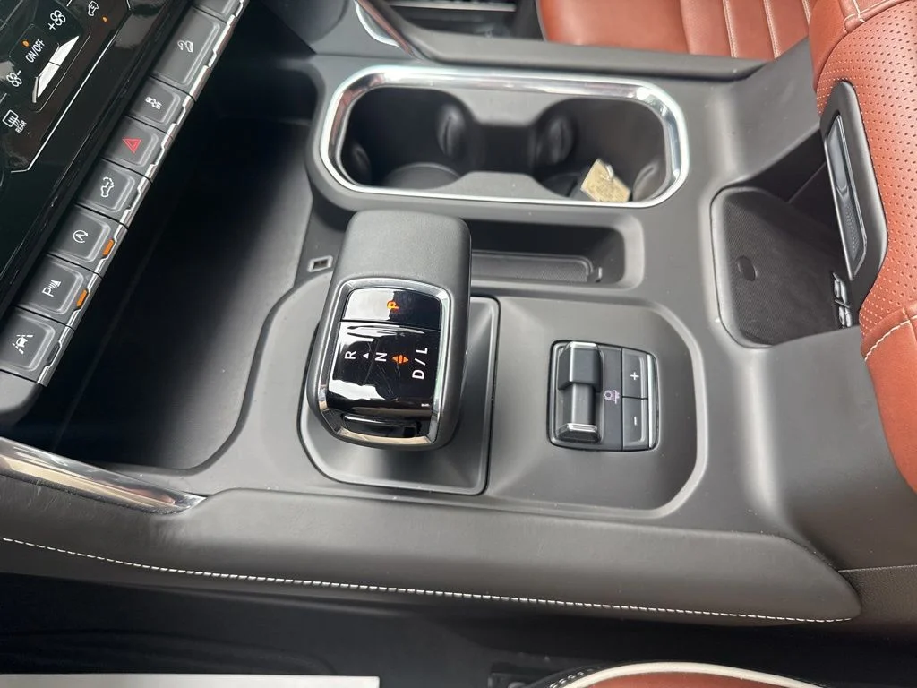 Used 2025 Onyx Black GMC Denali Ultimate image 45