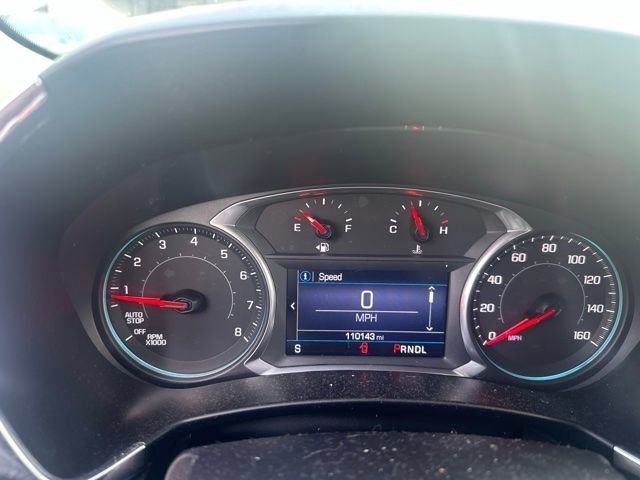 Used 2019 Silver Ice Metallic Chevrolet LT image 9