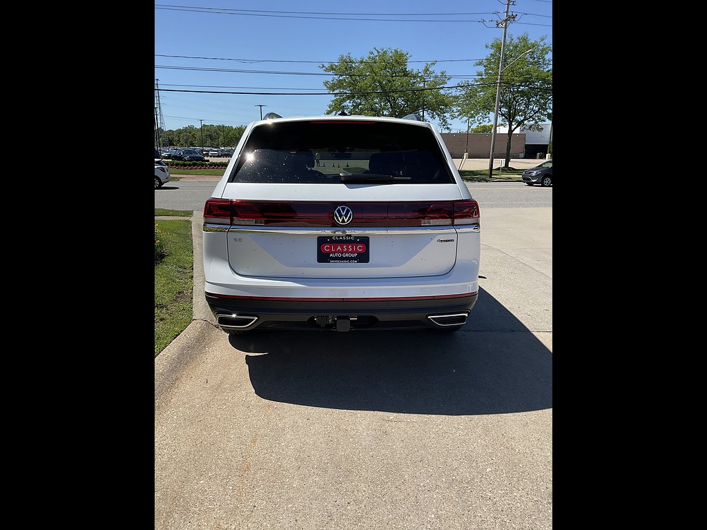 New 2026 Opal White Pearl Volkswagen SE 4Motion image 4