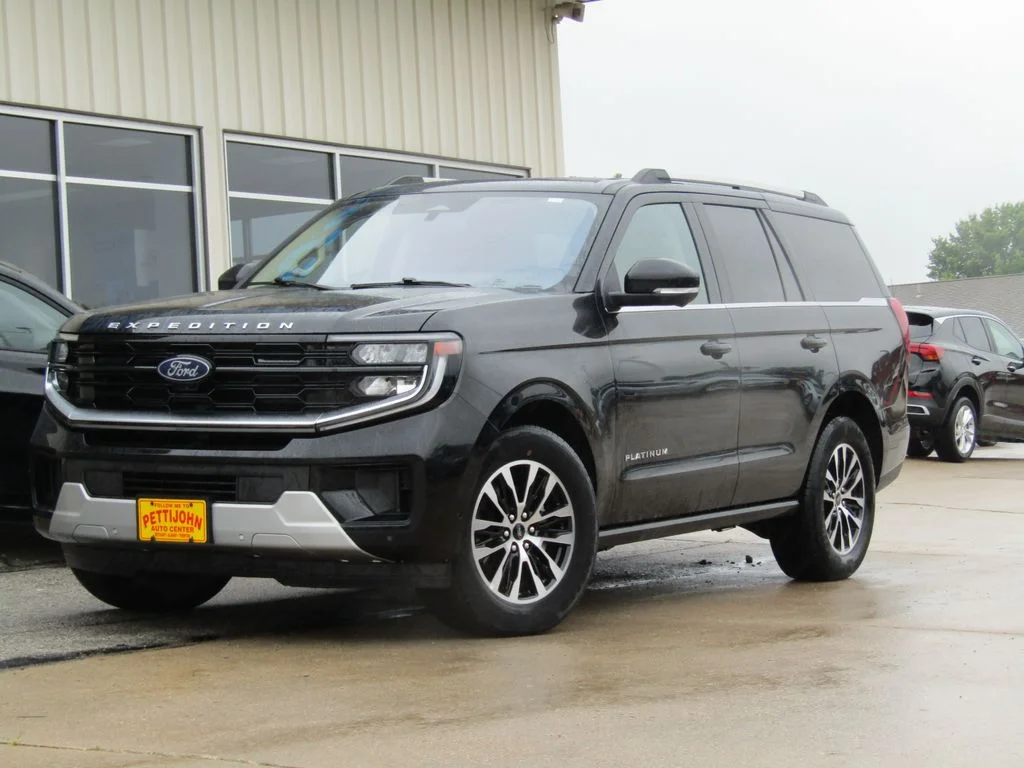 Used 2025 Black Ford Platinum image 12