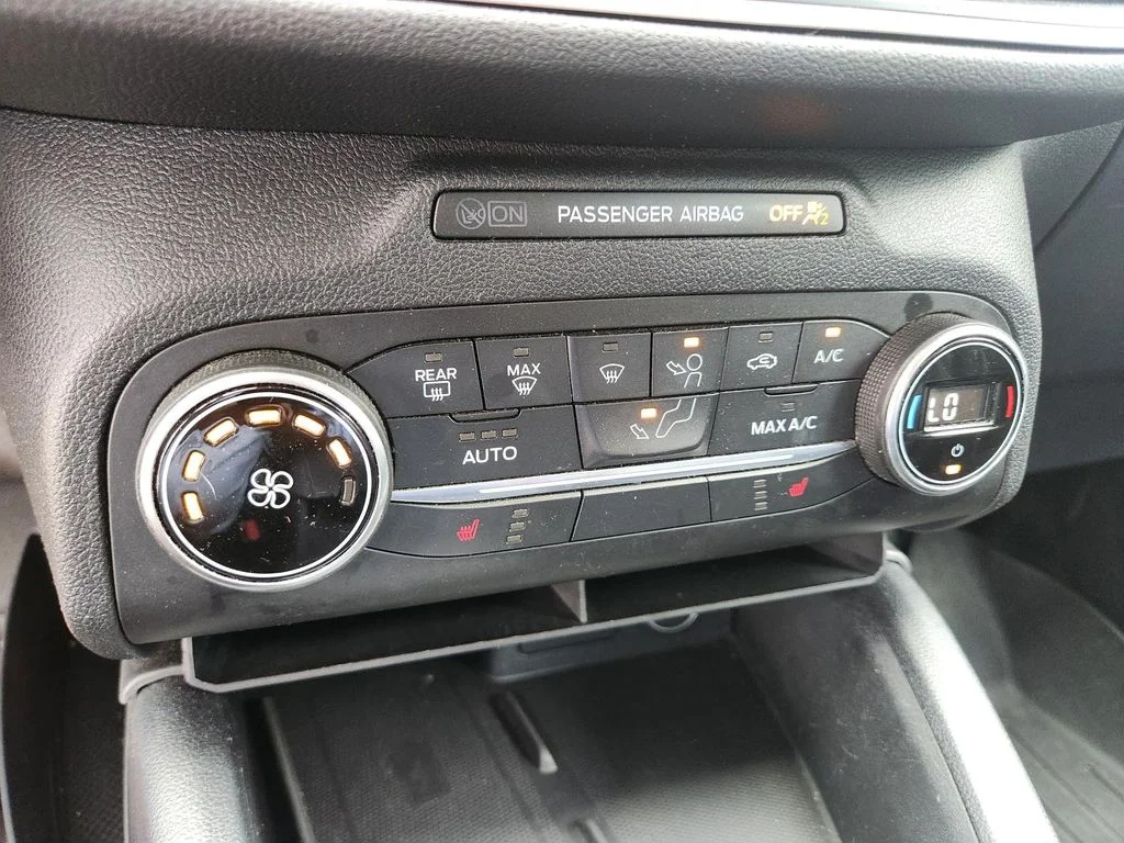 Used 2020 Gray Ford SE Sport image 18