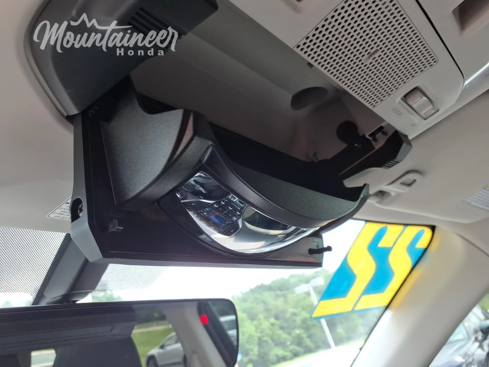 Used 2022 Crystal White Pearl Subaru Limited image 40
