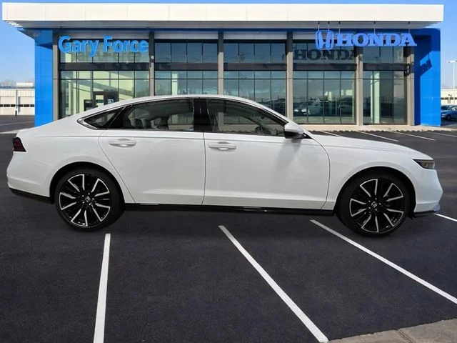 New 2026 Platinum White Pearl Honda Touring image 8