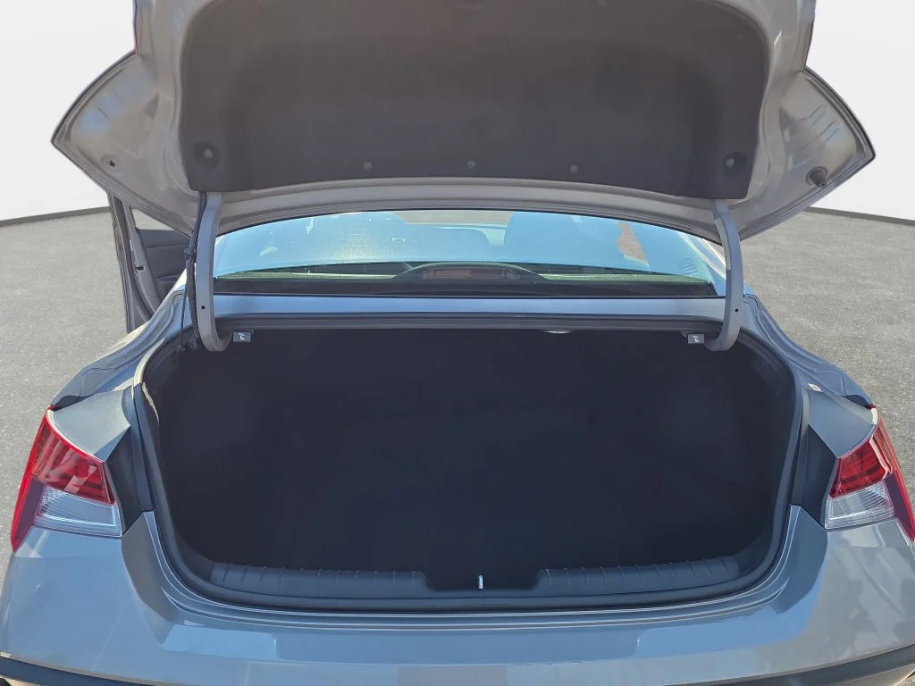 Certified Used 2024 Metal Hyundai Limited image 10