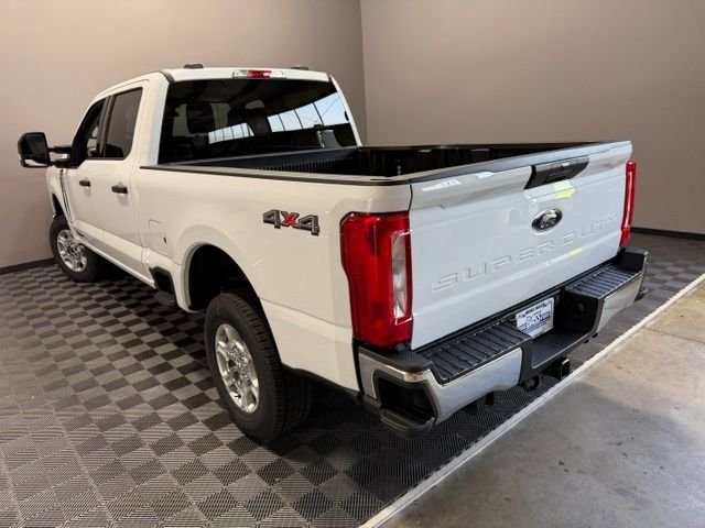 New 2026 Oxford White Ford F-250® XLT image 9