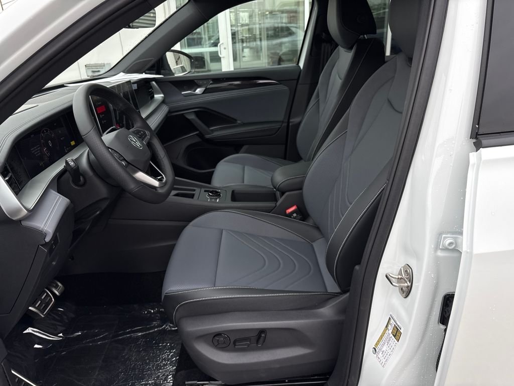 New 2026 Opal White Pearl Volkswagen 2.0T SE R-Line Black image 11