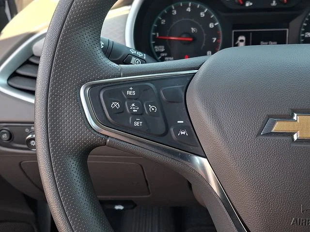 Used 2024 White Chevrolet LT image 18