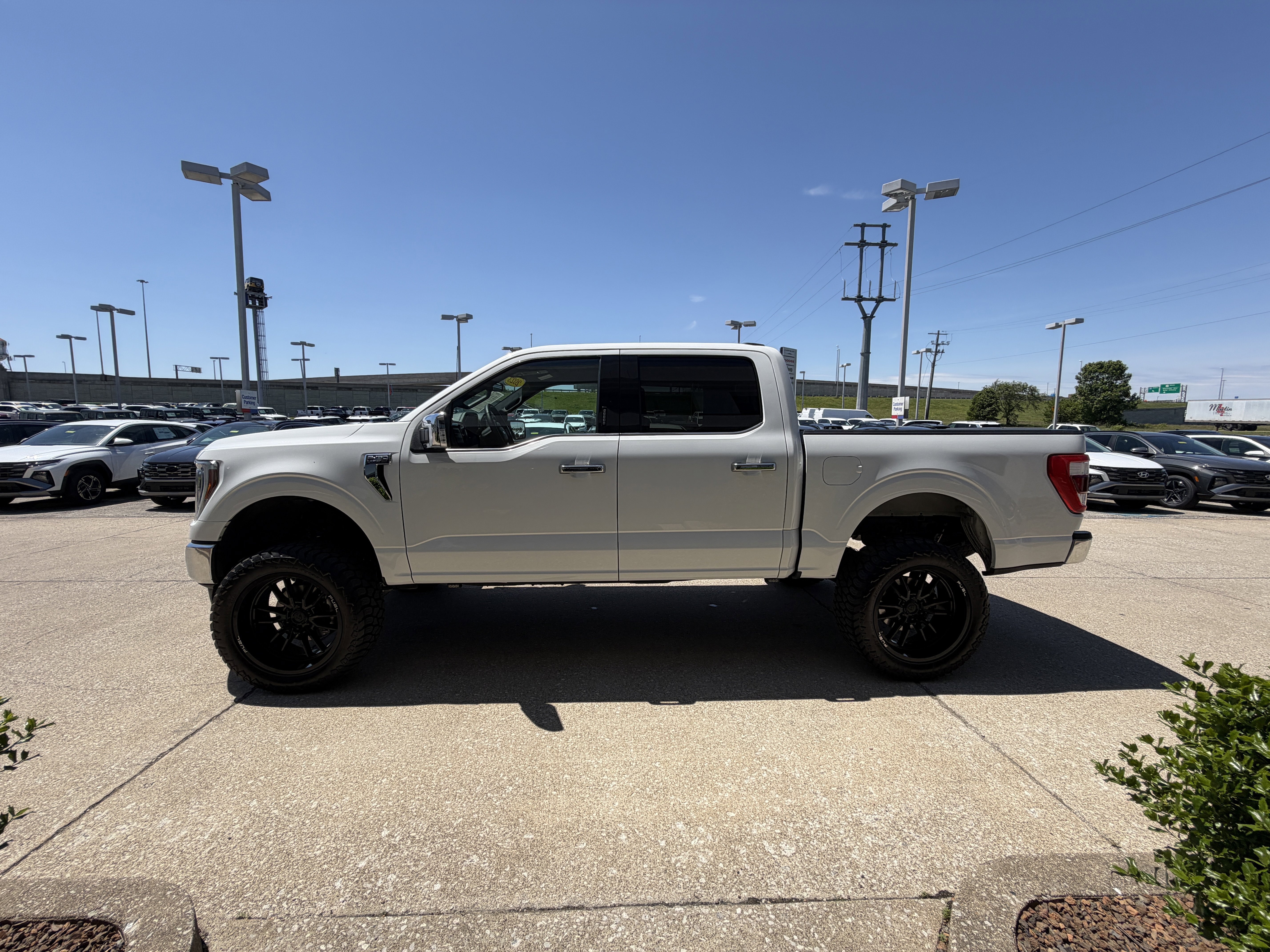Used 2023 Oxford White Ford LARIAT image 15