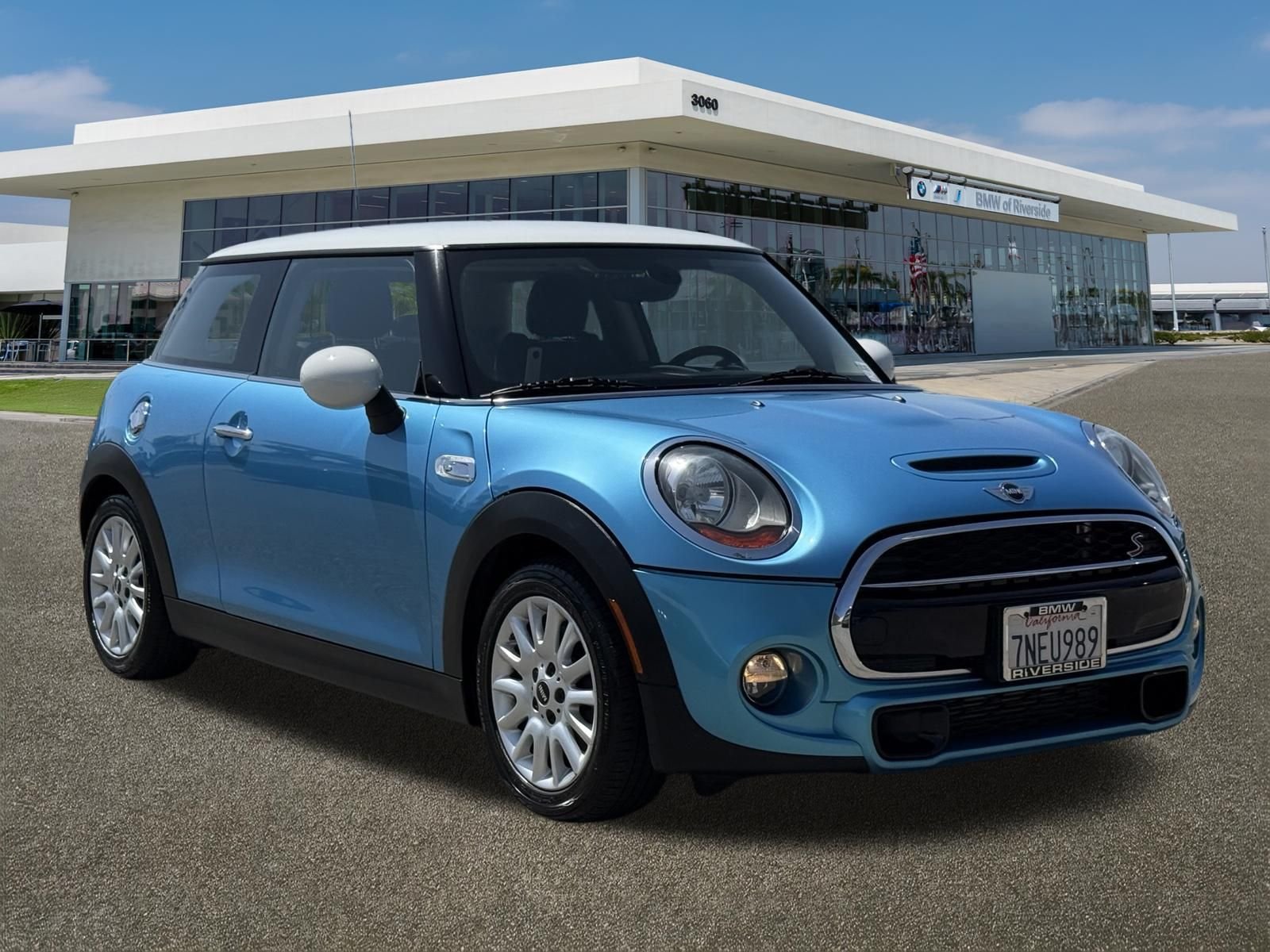 Used 2016 Blue MINI Base image 2