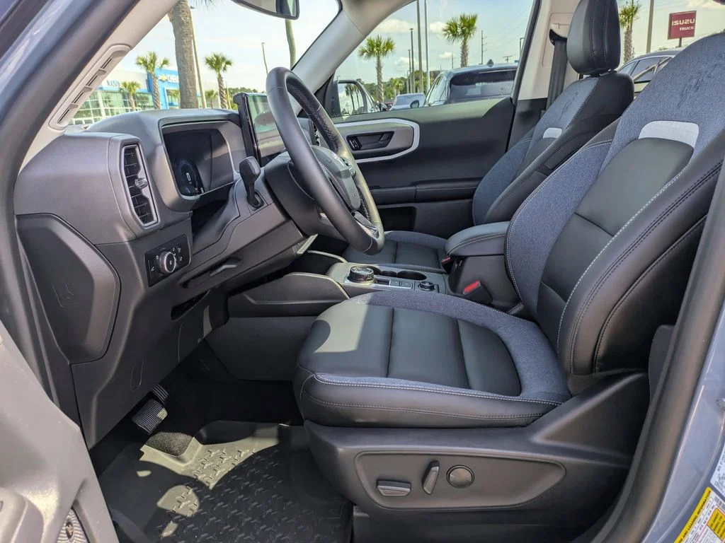 Used 2025 Azure Gray Metallic Ford Outer Banks image 14