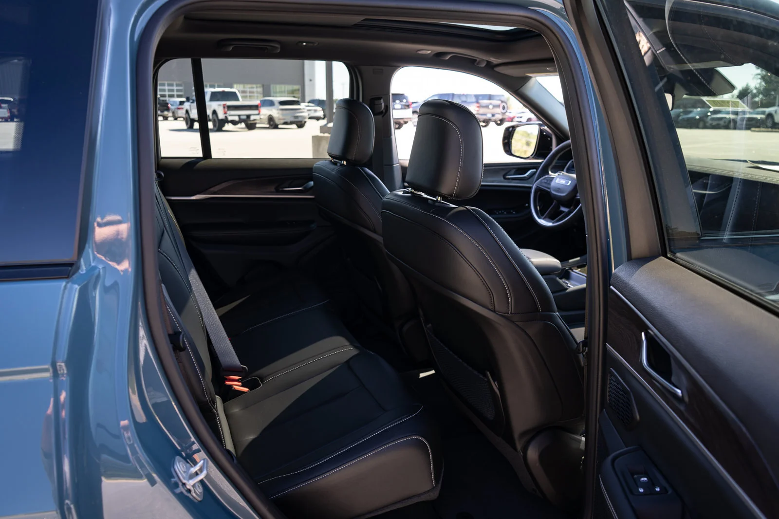 New 2027 Steel Blue Paint Jeep Limited image 20