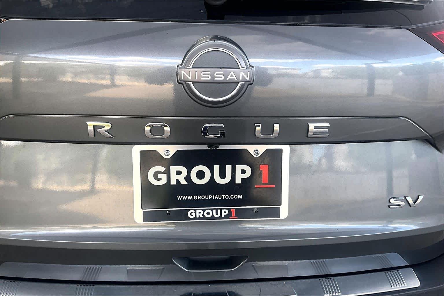 Used 2022 Gun Metallic Nissan SV image 9