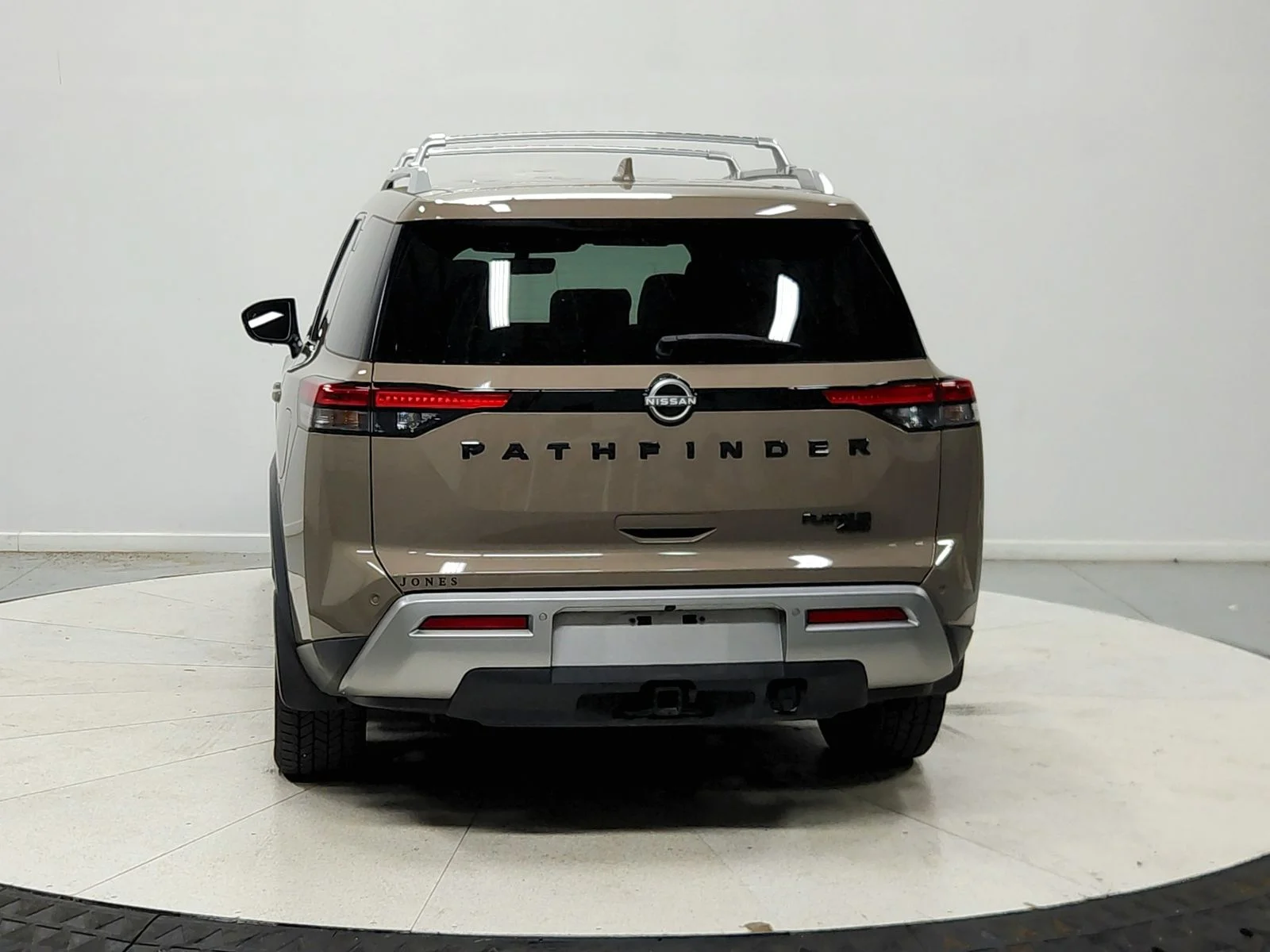 Used 2023  Nissan Platinum image 7