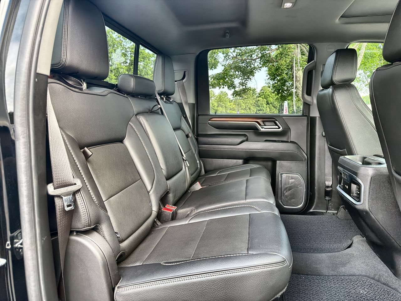 Used 2024 Onyx Black GMC Denali image 22