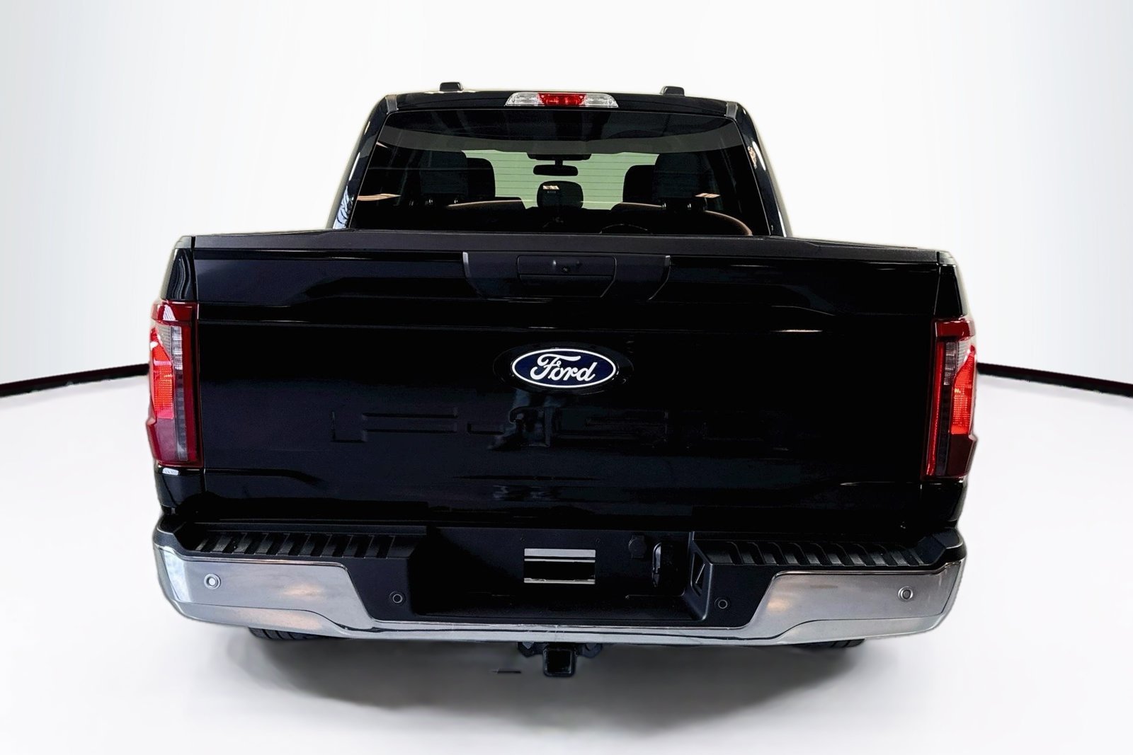 Used 2025 Agate Black Metallic Ford XLT image 25