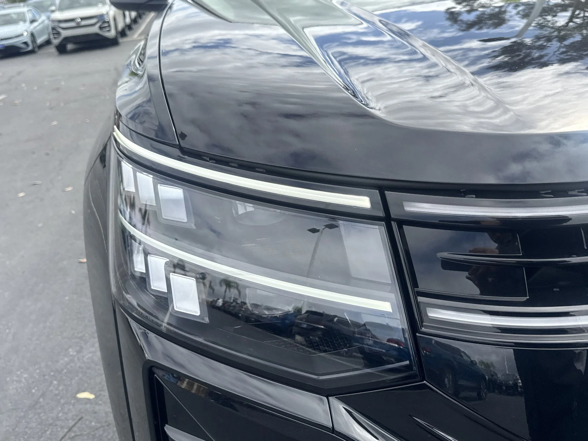 New 2027 Deep Black Pearl Volkswagen SE w/Technology image 9