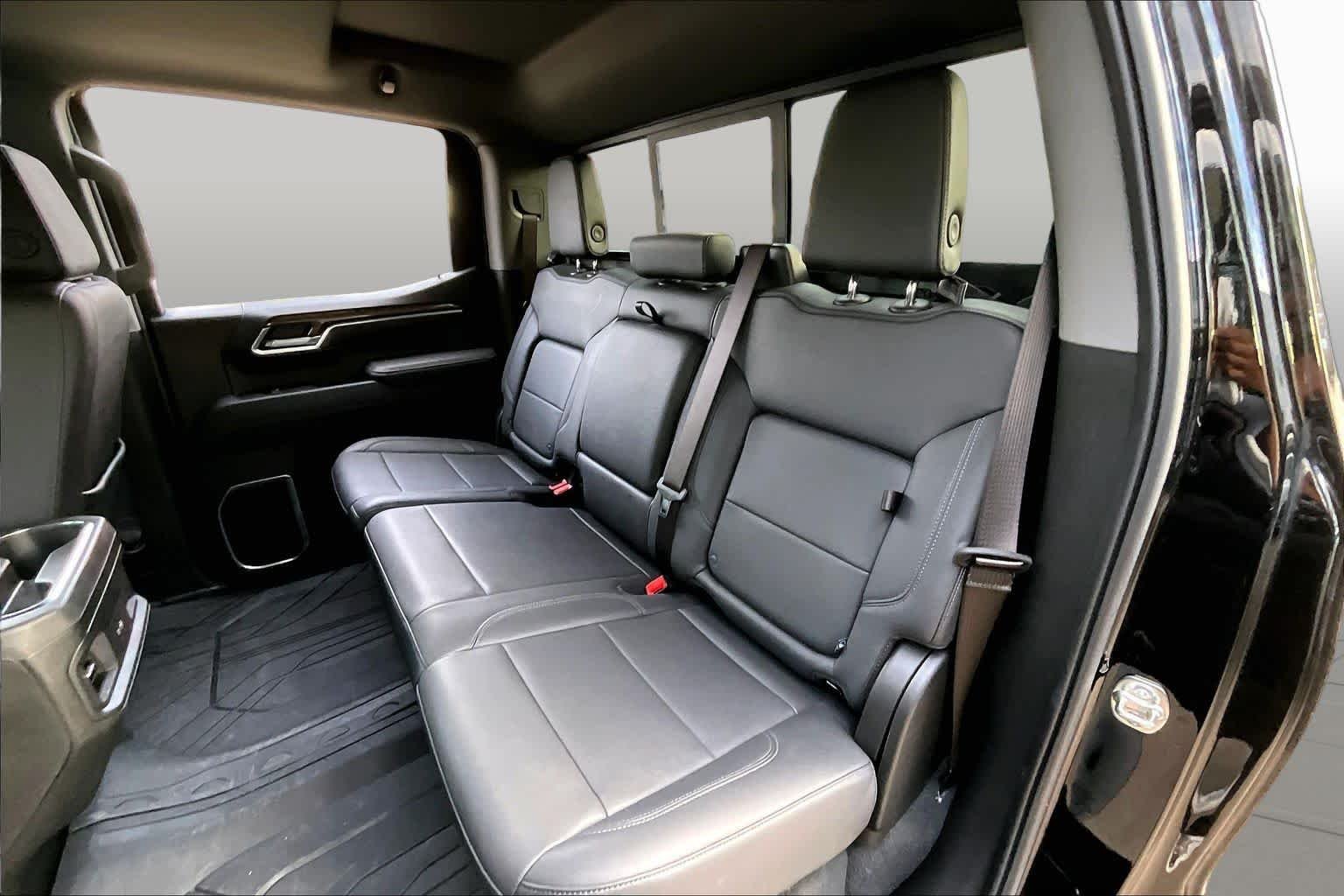 Used 2025 Black Chevrolet RST image 21