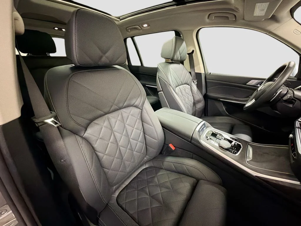 Used 2026 Gray Metallic BMW xDrive40i image 29