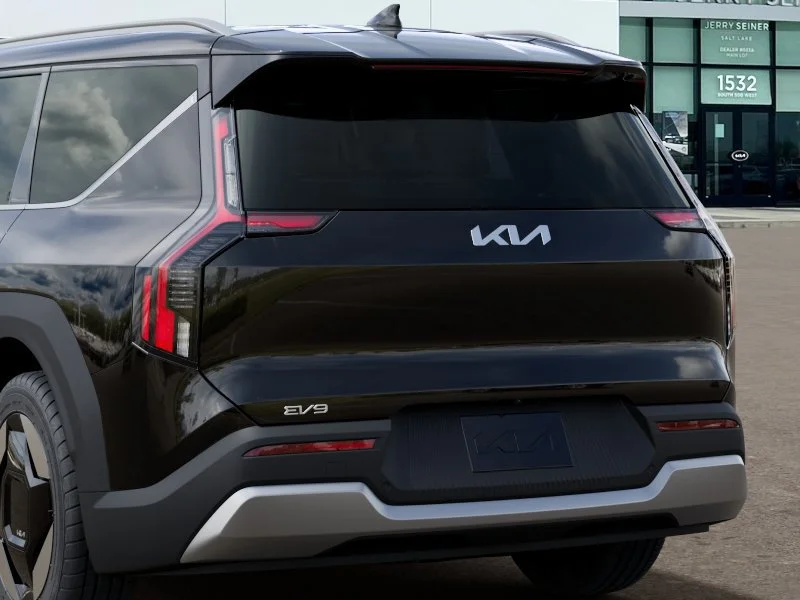 New 2026 Ebony Black Kia Wind image 13