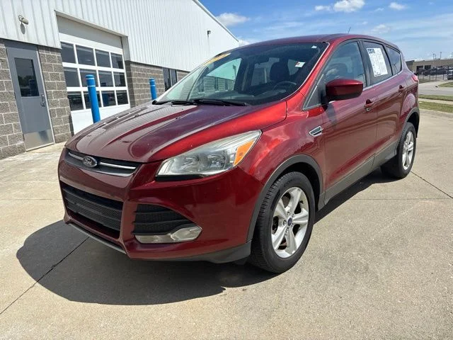 Used 2014 Red Ford SE image 3