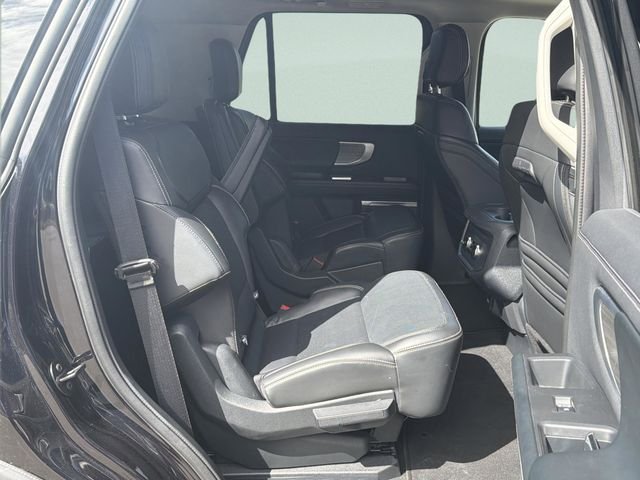 Used 2025 Black Ford Platinum image 39