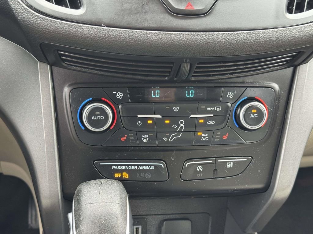 Used 2018 Blue Metallic Ford SE image 5