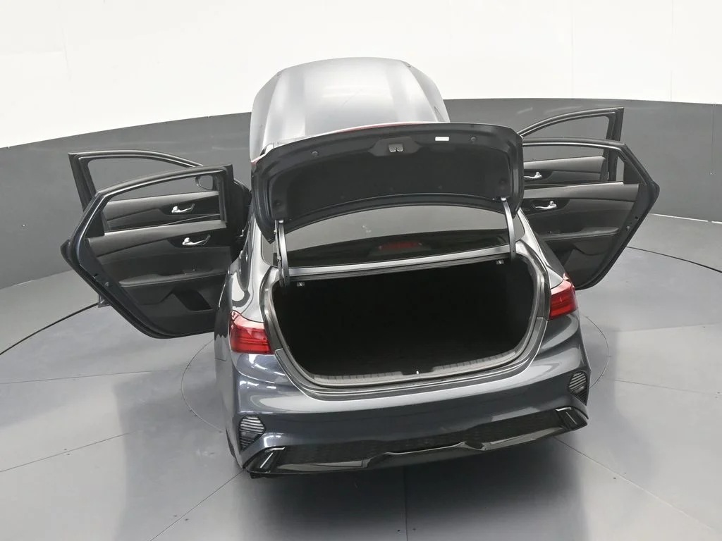Used 2024 Gravity Gray Kia GT-Line image 68
