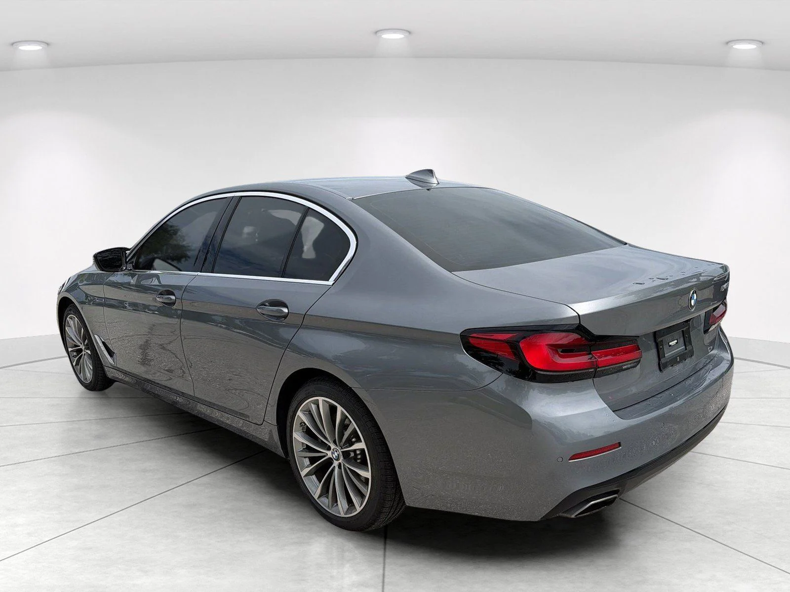 Used 2023 Skyscraper Grey Metallic BMW 540i image 6