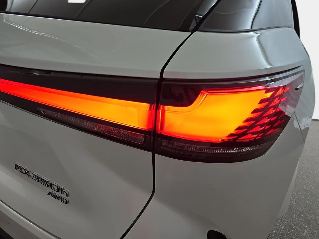 New 2026 Eminent White Pearl Lexus PREMIUM image 31