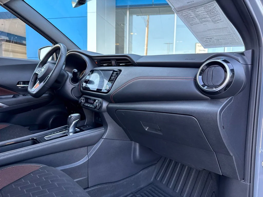 Used 2021 Gray Nissan SR image 16