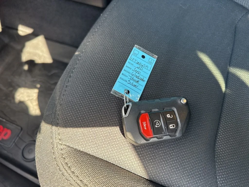 Used 2020 Silver Jeep Sport image 34