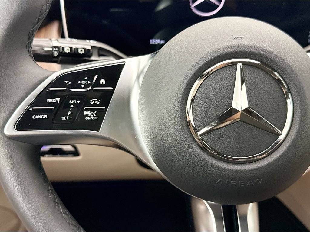 New 2026 Obsidian Black Metallic Mercedes-Benz GLC 300 image 11