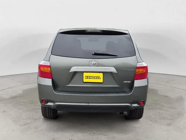 Used 2010 Green Toyota Base image 6