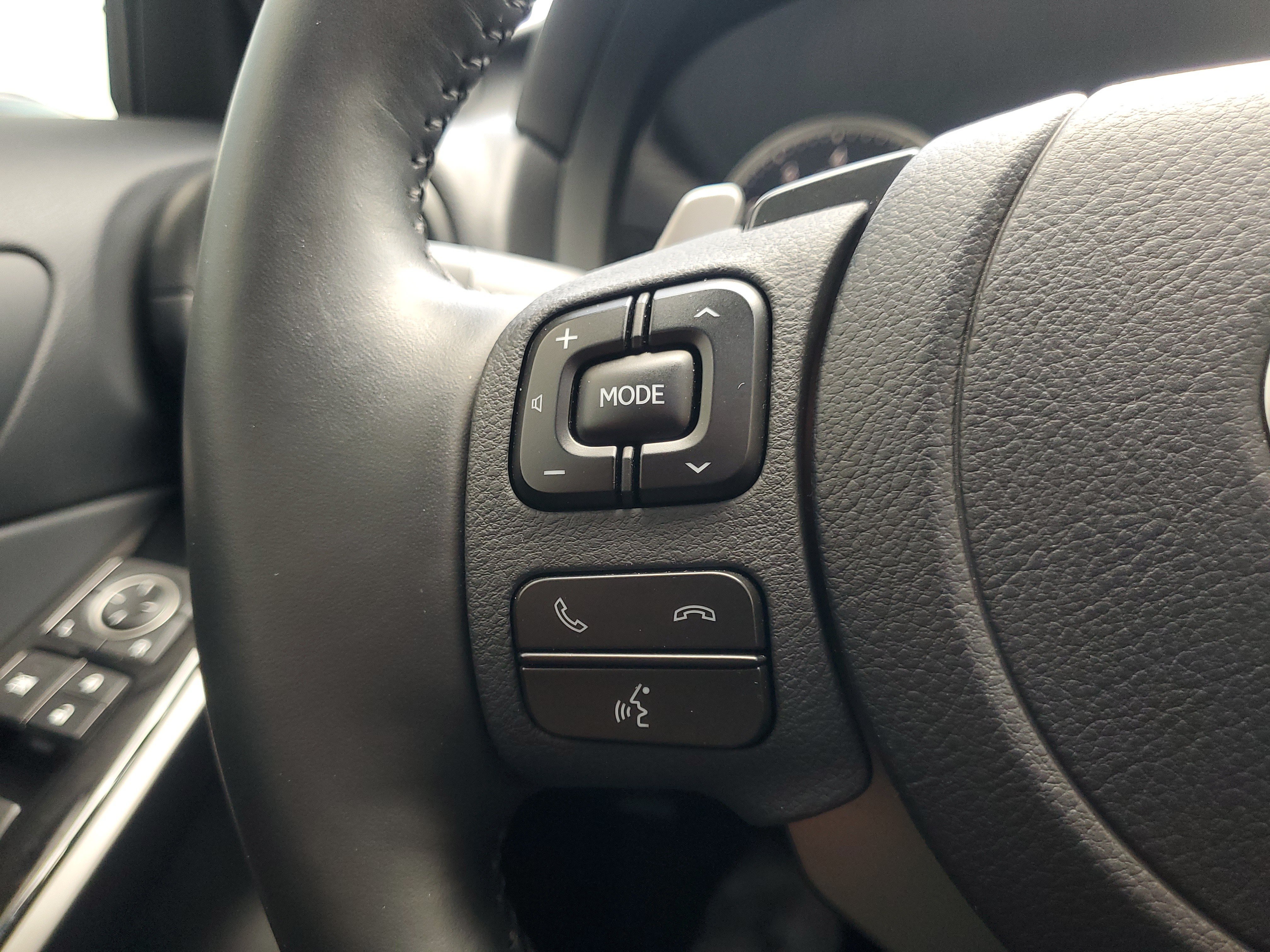 Used 2025 White Pearl Lexus IS 300 image 21