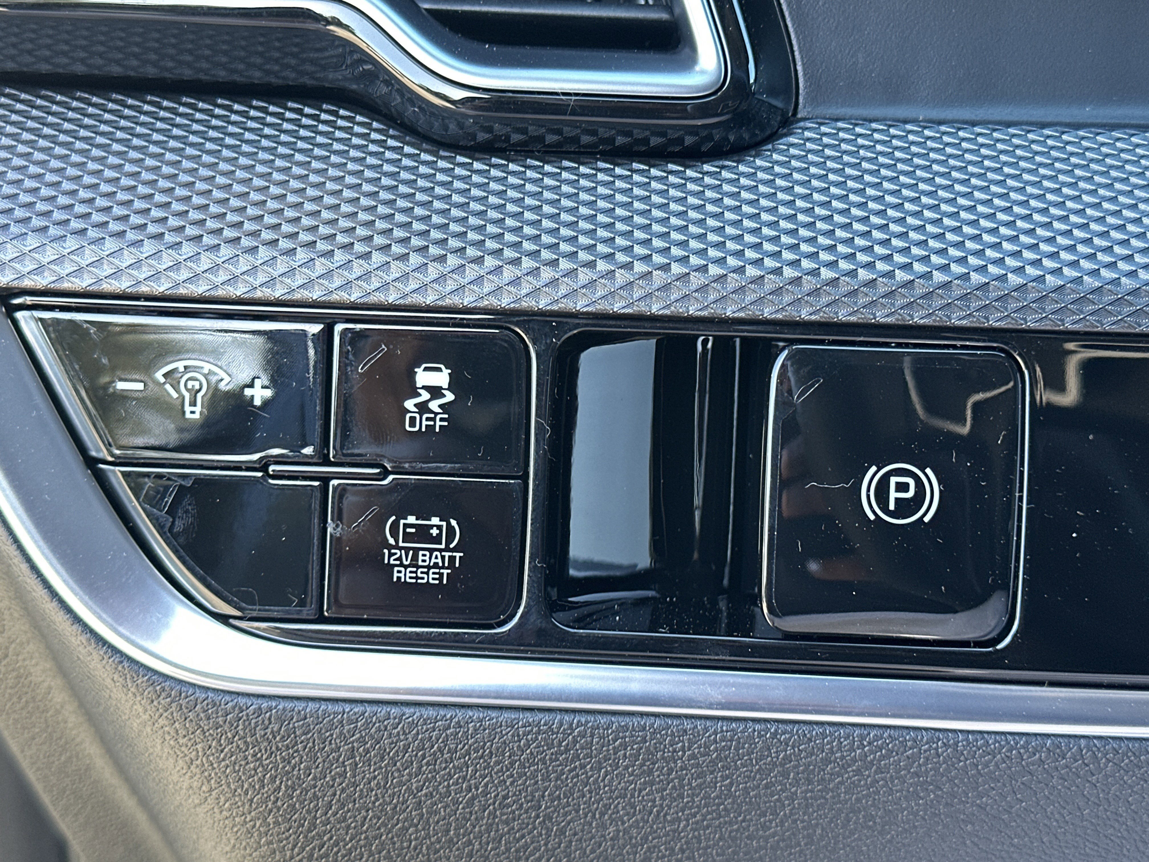 2025 Kia Sportage LX Hybrid - Photo 14